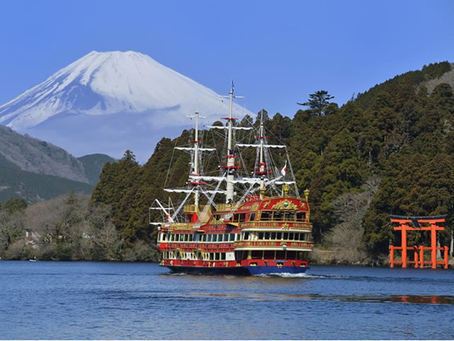 富士山と箱根海賊船ロワイヤル２